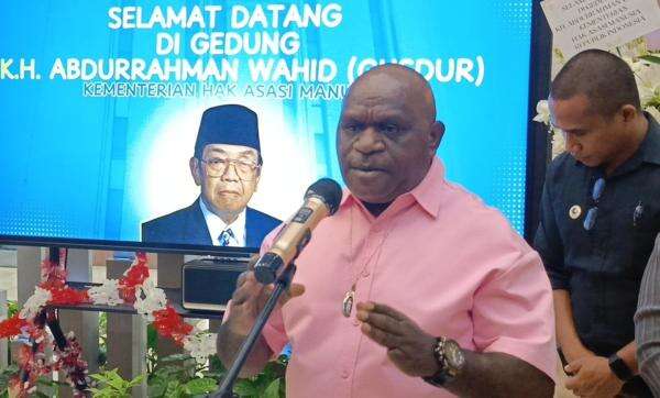 Alasan Natalius Pigai Usul Jabatan Utama Polri Bisa Diisi Sipil Alasan Natalius Pigai Usul Jabatan Utama Polri Bisa Diisi Sipil