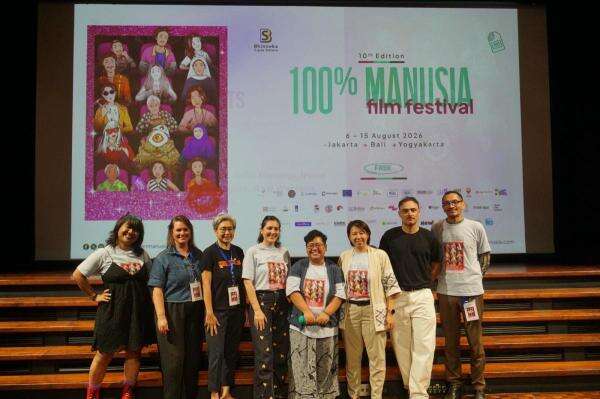 100 Manusia Film Festival 2026 Resmi Dibuka! Suguhkan 86 Film Gratis dari 21 Negara 100 Manusia Film Festival 2026 Resmi Dibuka! Suguhkan 86 Film Gratis dari 21 Negara