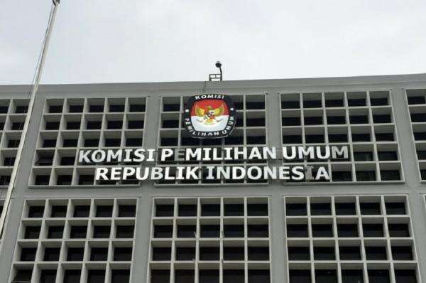 KPU Buka Suara usai Dilaporkan ke DKPP terkait Dugaan Pasal Selundupan demi Gibran KPU Buka Suara usai Dilaporkan ke DKPP terkait Dugaan Pasal Selundupan demi Gibran