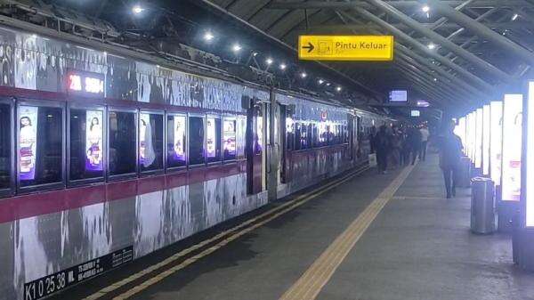 Pemadaman Listrik di Sekitar Stasiun Gubeng, Kereta Api Tetap Berjalan Normal Pemadaman Listrik di Sekitar Stasiun Gubeng, Kereta Api Tetap Berjalan Normal