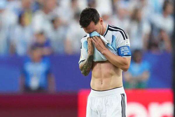 Salah Umumkan Ayah Messi Meninggal, Presenter Argentina Mundur Salah Umumkan Ayah Messi Meninggal, Presenter Argentina Mundur