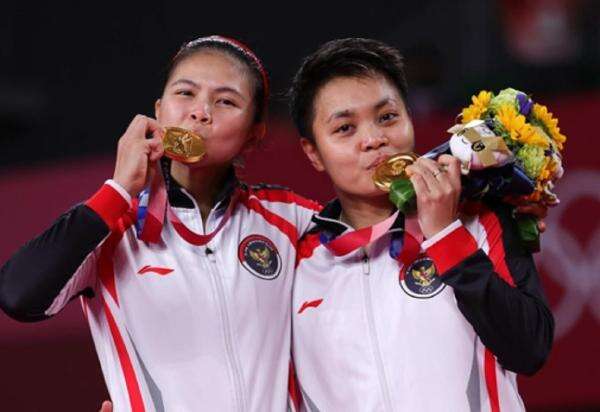 Kisah Apriyani Rahayu, Peraih Emas Olimpiade Tokyo 2020 Kini Dipasangkan dengan Dejan Ferdinansyah Kisah Apriyani Rahayu, Peraih Emas Olimpiade Tokyo 2020 Kini Dipasangkan dengan Dejan Ferdinansyah