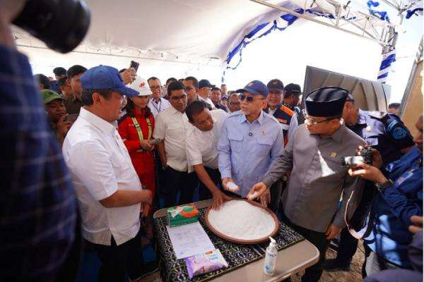 Tambak Terintegrasi Waingapu Diproyeksikan Serap 7.000 Tenaga Kerja, Nilai Produksi Capai Rp4 Triliun Tambak Terintegrasi Waingapu Diproyeksikan Serap 7.000 Tenaga Kerja, Nilai Produksi Capai Rp4 Triliun