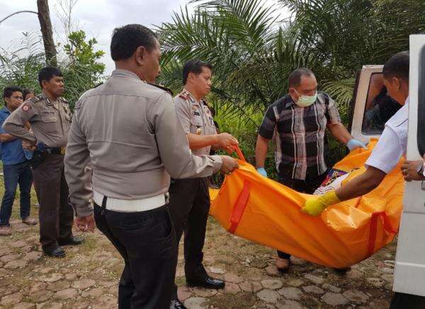 Sadis! Pria Tewas dengan Leher Tersayat Dibunuh 2 Orang karena Cinta Sesama Jenis Sadis! Pria Tewas dengan Leher Tersayat Dibunuh 2 Orang karena Cinta Sesama Jenis