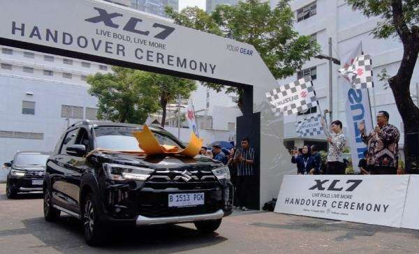 Suzuki Serahkan XL7 Terbaru ke Lebih dari 1.300 Konsumen Pertama di Indonesia Suzuki Serahkan XL7 Terbaru ke Lebih dari 1.300 Konsumen Pertama di Indonesia