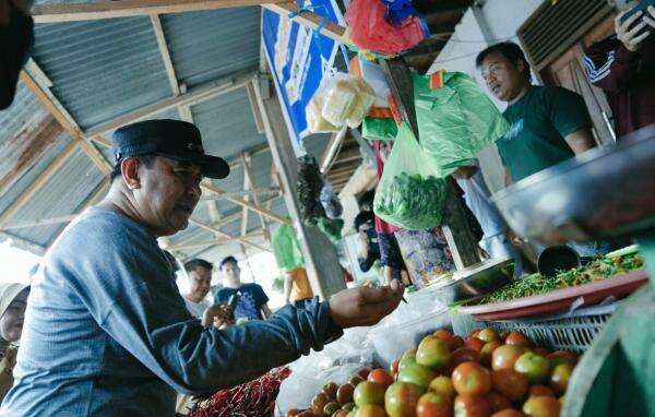 Pantau Harga Pangan, Pj Bahtiar Ingin Pasar Murah Dibuka di Daerah Jauh dari Perkotaan Pantau Harga Pangan, Pj Bahtiar Ingin Pasar Murah Dibuka di Daerah Jauh dari Perkotaan