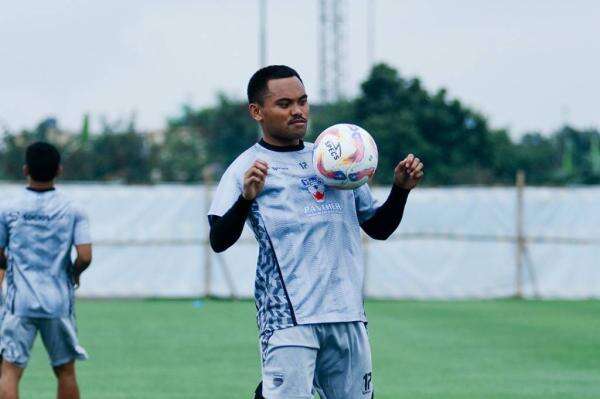Saddil Ramdani Tak Mau Santai Total, Tetap Latihan di Tengah Libur Panjang Persib Saddil Ramdani Tak Mau Santai Total, Tetap Latihan di Tengah Libur Panjang Persib