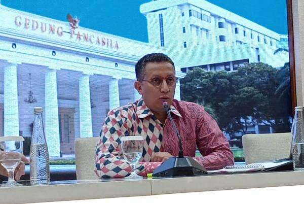 Kemlu Soal Deportasi Abdul Karim Raeq Miqdad: Murni Isu Pidana, Tak Pengaruhi Dukungan untuk Palestina Kemlu Soal Deportasi Abdul Karim Raeq Miqdad: Murni Isu Pidana, Tak Pengaruhi Dukungan untuk Palestina