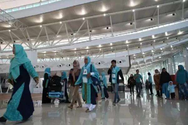 38 Jemaah Umrah asal Kalsel Telantar di Jeddah, Kemenhaj Periksa PPIU dan Ancam Cabut Izin 38 Jemaah Umrah asal Kalsel Telantar di Jeddah, Kemenhaj Periksa PPIU dan Ancam Cabut Izin