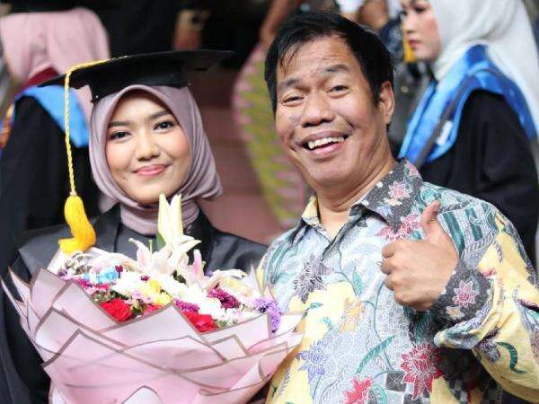 Detik-Detik Temon Meninggal Dunia Diungkap Sang Putri, Sempat Dilarikan ke RS Detik-Detik Temon Meninggal Dunia Diungkap Sang Putri, Sempat Dilarikan ke RS