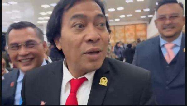 Komeng Dukung MBG: Program Presiden Bagus, Cuma yang Kerja Nggak Bener Komeng Dukung MBG: Program Presiden Bagus, Cuma yang Kerja Nggak Bener