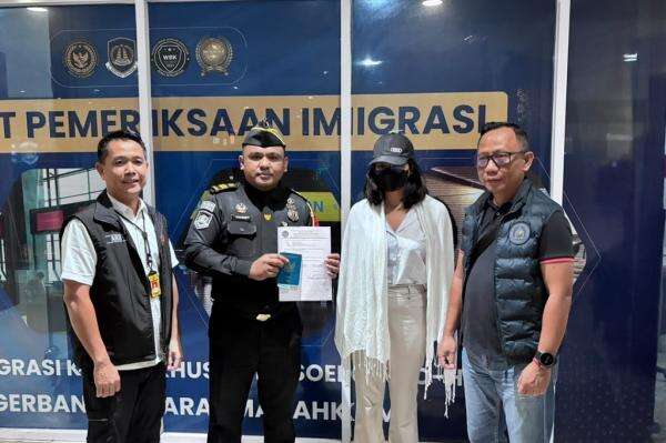 Polri Tangkap Buronan yang Jual WNI ke Kamboja, Diciduk saat Mendarat di Soetta Polri Tangkap Buronan yang Jual WNI ke Kamboja, Diciduk saat Mendarat di Soetta