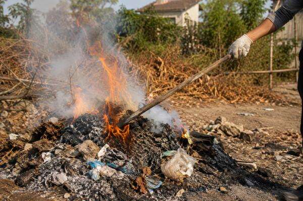 Wali Kota Jaksel Larang Warga Bakar Sampah, Bisa Picu Kebakaran Besar di Musim Kemarau Wali Kota Jaksel Larang Warga Bakar Sampah, Bisa Picu Kebakaran Besar di Musim Kemarau