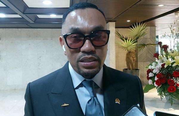Heboh Pemasangan Pagar Tinggi di Mal, Sahroni: Jangan Menakutkan Masyarakat! Heboh Pemasangan Pagar Tinggi di Mal, Sahroni: Jangan Menakutkan Masyarakat!