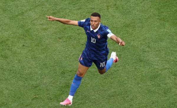 FIFA Mendadak Ubah Aturan di Laga Prancis Vs Irak, Kylian Mbappe Mengeluh! FIFA Mendadak Ubah Aturan di Laga Prancis Vs Irak, Kylian Mbappe Mengeluh!