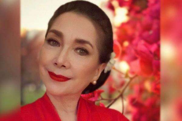 Pantau Kondisi Tio Pakusadewo Lewat Grup WhatsApp, Widyawati: Alhamdulillah Sudah Sehat Pantau Kondisi Tio Pakusadewo Lewat Grup WhatsApp, Widyawati: Alhamdulillah Sudah Sehat