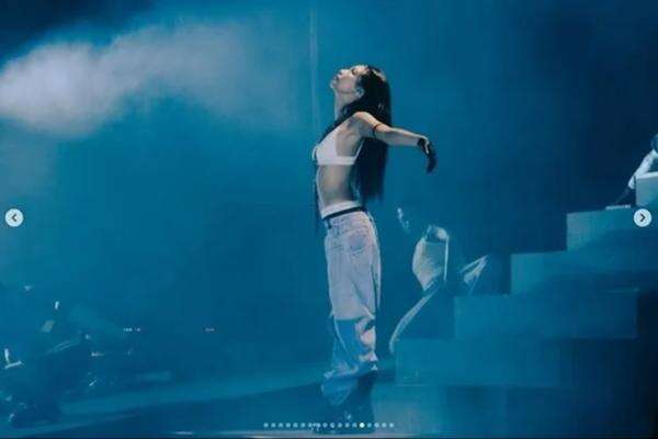Video Penampilan Jennie BLACKPINK di Tokto Viral, Publik Pertanyakan Keasliannya Video Penampilan Jennie BLACKPINK di Tokto Viral, Publik Pertanyakan Keasliannya