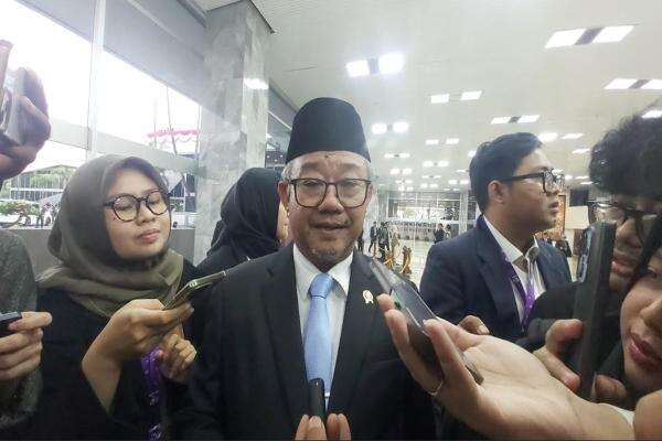 Mendikdasmen: Bahasa Inggris Jadi Mata Pelajaran Wajib di SD Mulai Kelas 3 pada 2027 Mendikdasmen: Bahasa Inggris Jadi Mata Pelajaran Wajib di SD Mulai Kelas 3 pada 2027