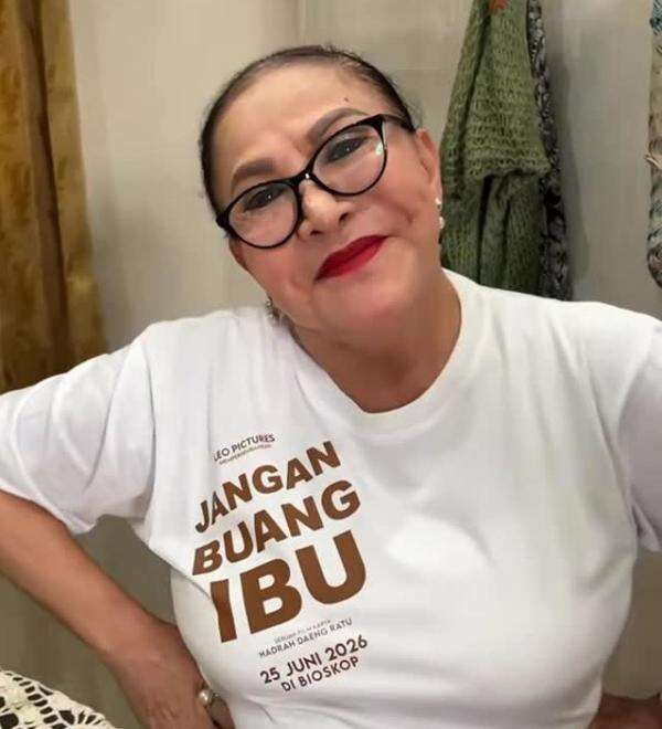Mpok Atiek Spill Rahasia Bugar di Usia 70 Tahun Mpok Atiek Spill Rahasia Bugar di Usia 70 Tahun
