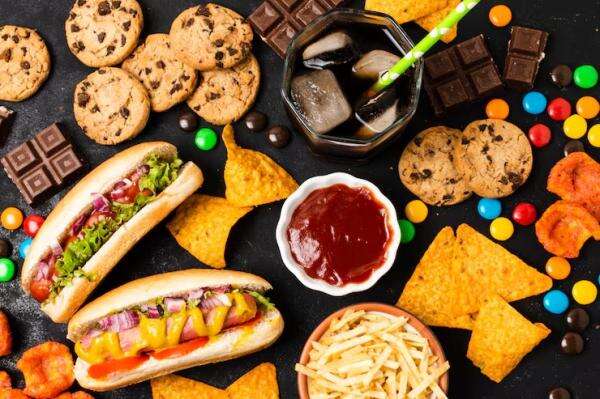9 Makanan yang Sebaiknya Dihindari Penderita Penyakit Jantung 9 Makanan yang Sebaiknya Dihindari Penderita Penyakit Jantung