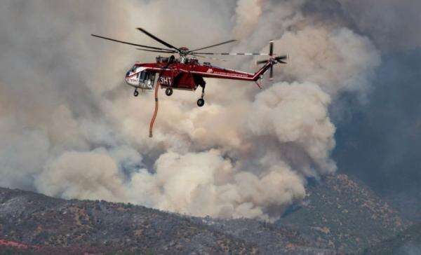 Helikopter Pemadam Jatuh saat Bertugas Picu Kebakaran Hutan yang Baru, 2 Kru Tewas Helikopter Pemadam Jatuh saat Bertugas Picu Kebakaran Hutan yang Baru, 2 Kru Tewas