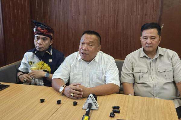 MK Sebut Gibran Tak Punya Ijazah Setara SMA, Relawan Prabowo Merasa Kena Prank MK Sebut Gibran Tak Punya Ijazah Setara SMA, Relawan Prabowo Merasa Kena Prank