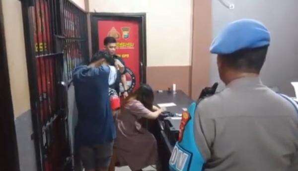 Pasangan Kekasih di Gowa Kepergok Hendak Selundupkan Narkoba ke Lapas Pasangan Kekasih di Gowa Kepergok Hendak Selundupkan Narkoba ke Lapas