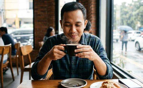 Sering Mulas setelah Minum Kopi Susu? Jangan Buru-Buru Salahin Kopinya Sering Mulas setelah Minum Kopi Susu? Jangan Buru-Buru Salahin Kopinya