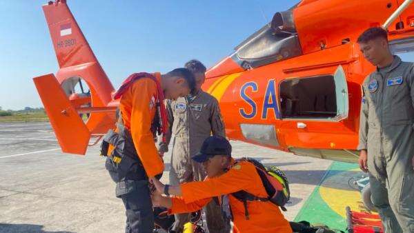 Helikopter Dikerahkan Cari Kapal Virgo Transport 8 yang Hilang Kontak di Laut Jawa Helikopter Dikerahkan Cari Kapal Virgo Transport 8 yang Hilang Kontak di Laut Jawa