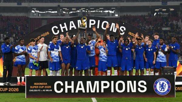 Chelsea Angkat Trofi Pramusim di GBK usai Sikat AC Milan 3-0 Chelsea Angkat Trofi Pramusim di GBK usai Sikat AC Milan 3-0