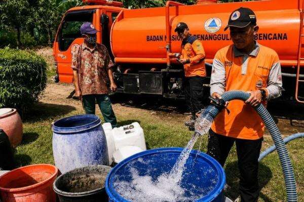 Krisis Air Bersih Landa Lumajang, 14.809 Warga dari 12 Kecamatan Terdampak Krisis Air Bersih Landa Lumajang, 14.809 Warga dari 12 Kecamatan Terdampak