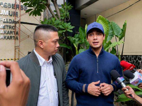 Rizky Billar Ogah Damai dengan Netizen Penyebar Fitnah: Agar Ada Efek Jera Rizky Billar Ogah Damai dengan Netizen Penyebar Fitnah: Agar Ada Efek Jera