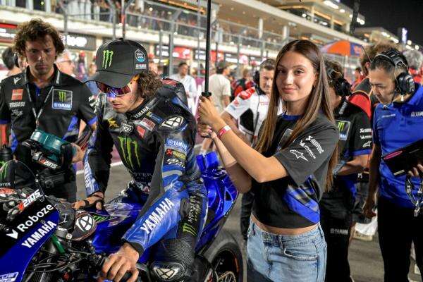 Berapa Estimasi Bayaran Umbrella Girl di MotoGP Mandalika 2026? Berapa Estimasi Bayaran Umbrella Girl di MotoGP Mandalika 2026?