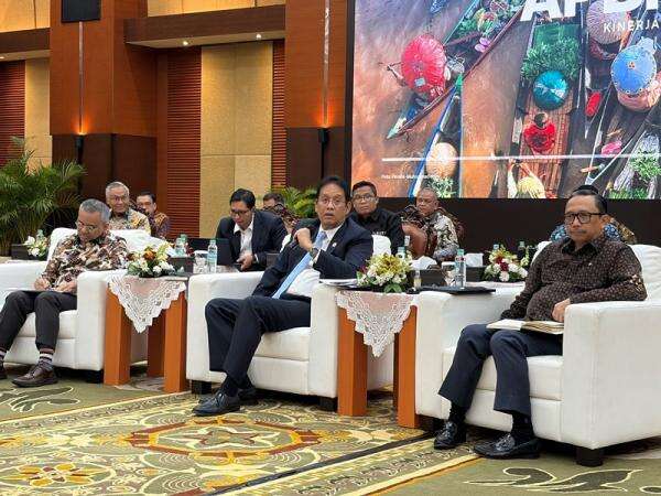 Kantongi Rating AAA, Pemerintah Siap Terbitkan Panda Bond USD1 Miliar Kantongi Rating AAA, Pemerintah Siap Terbitkan Panda Bond USD1 Miliar