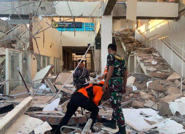 Layanan 3 Operator Seluler Terdampak Gempa M7,7 di NTT, Komdigi Pantau Pemulihan 200 BTS Layanan 3 Operator Seluler Terdampak Gempa M7,7 di NTT, Komdigi Pantau Pemulihan 200 BTS