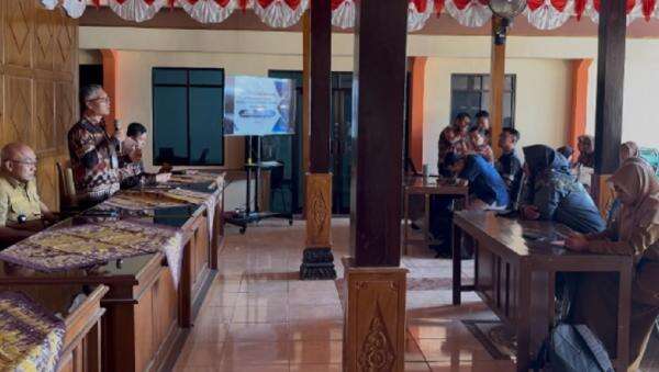 Permudah Warga, Gunungkidul Terapkan Aplikasi E-Kelurahan Garapan UNY Permudah Warga, Gunungkidul Terapkan Aplikasi E-Kelurahan Garapan UNY