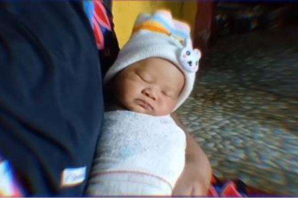Viral Bayi di Wonosobo Diberi Nama Muhammad MBG Subianto, Orang Tua Ungkap Alasannya Viral Bayi di Wonosobo Diberi Nama Muhammad MBG Subianto, Orang Tua Ungkap Alasannya