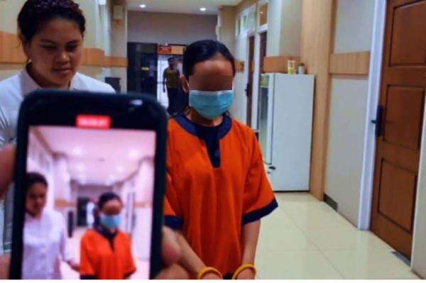 Kronologi Perempuan Bunuh Tunangan di Gresik, Bawa 2 Pisau Tikam Korban 23 Kali saat Tidur Kronologi Perempuan Bunuh Tunangan di Gresik, Bawa 2 Pisau Tikam Korban 23 Kali saat Tidur