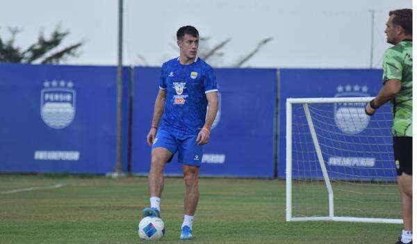 Mariano Peralta Gabung Latihan Perdana Bareng Persib Bandung, Tetap Absen Lawan Tampines Rovers Mariano Peralta Gabung Latihan Perdana Bareng Persib Bandung, Tetap Absen Lawan Tampines Rovers