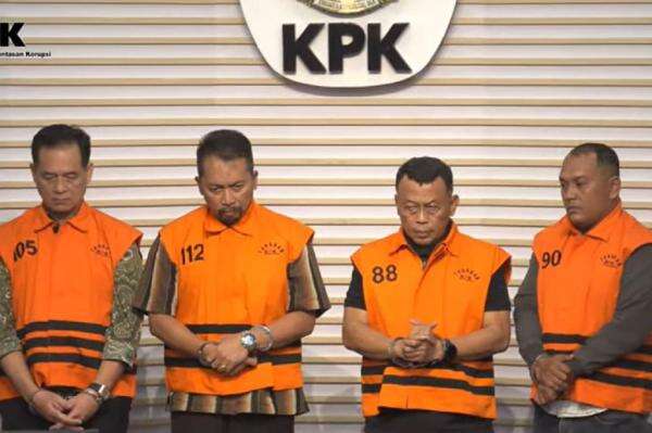KPK Sebut Penyerahan Uang ke Bupati Ponorogo Sempat Tertunda Imbas OTT di Riau KPK Sebut Penyerahan Uang ke Bupati Ponorogo Sempat Tertunda Imbas OTT di Riau