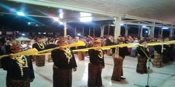 6 Tradisi Kirab Budaya Malam Satu Suro 6 Tradisi Kirab Budaya Malam Satu Suro