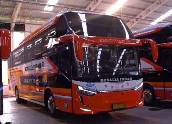 Ini Pemilik PO Bus Rosalia Indah yang Sopirnya Dipecat Gegara Ugal-ugalan Ini Pemilik PO Bus Rosalia Indah yang Sopirnya Dipecat Gegara Ugal-ugalan