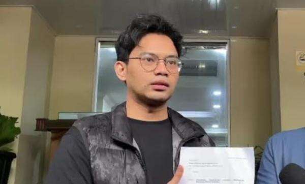 Insanul Fahmi Akui Ekonomi Terpuruk hingga Jual Aset Usai Cerai dari Wardatina Mawa Insanul Fahmi Akui Ekonomi Terpuruk hingga Jual Aset Usai Cerai dari Wardatina Mawa