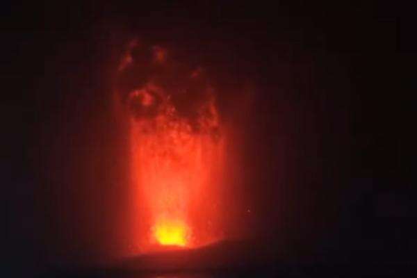 Gunung Anak Krakatau Erupsi Semburkan Lava Pijar, Badan Geologi Buka Suara soal Ancaman Tsunami Gunung Anak Krakatau Erupsi Semburkan Lava Pijar, Badan Geologi Buka Suara soal Ancaman Tsunami
