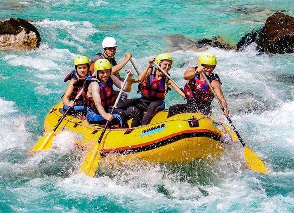 Rekomendasi Spot Rafting buat Pemula, Uji Adrenalin di Sungai Arus Deras! Rekomendasi Spot Rafting buat Pemula, Uji Adrenalin di Sungai Arus Deras!