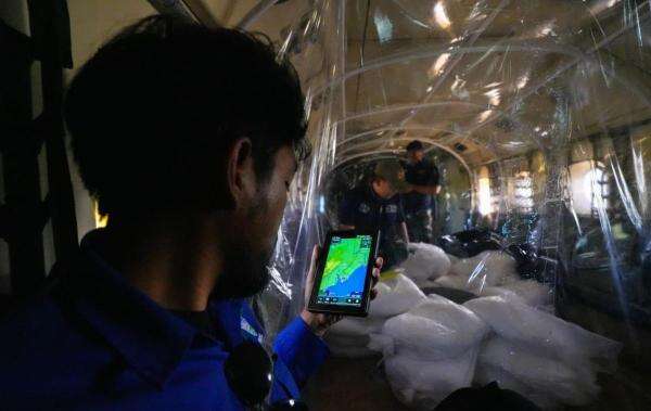 Tangani Karhutla Kalimantan, Tabur Garam 4 Ton di IKN demi Turunkan Hujan Tangani Karhutla Kalimantan, Tabur Garam 4 Ton di IKN demi Turunkan Hujan