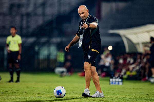 Persebaya Juara Piala Presiden 2026, Bernardo Tavares Kirim Pesan Tegas Jelang Super League Persebaya Juara Piala Presiden 2026, Bernardo Tavares Kirim Pesan Tegas Jelang Super League