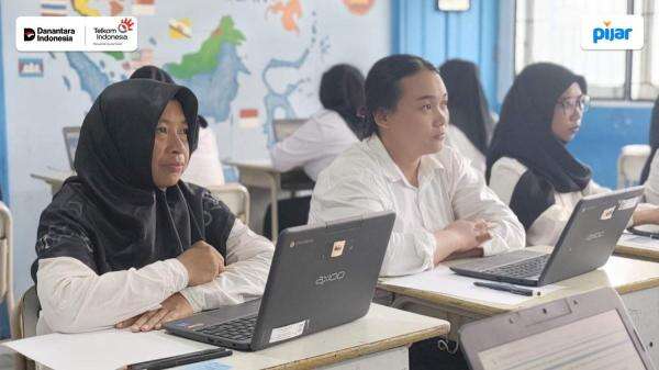 Lebih dari 718 Ribu Siswa Manfaatkan PIJAR, Telkom Perluas Pemanfaatan Pendidikan Digital Lebih dari 718 Ribu Siswa Manfaatkan PIJAR, Telkom Perluas Pemanfaatan Pendidikan Digital