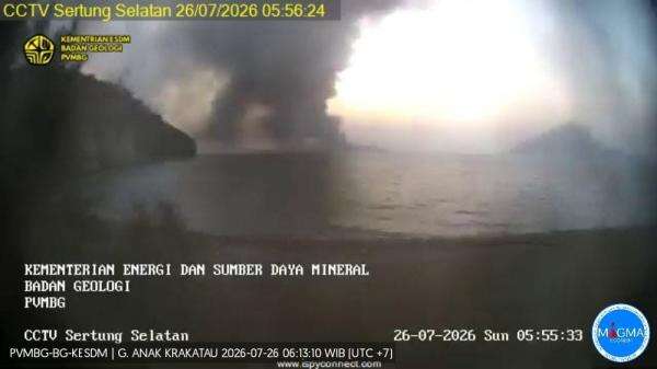 Gunung Anak Krakatau Keluarkan Asap Kawah hingga 100 Meter, Status Siaga Gunung Anak Krakatau Keluarkan Asap Kawah hingga 100 Meter, Status Siaga