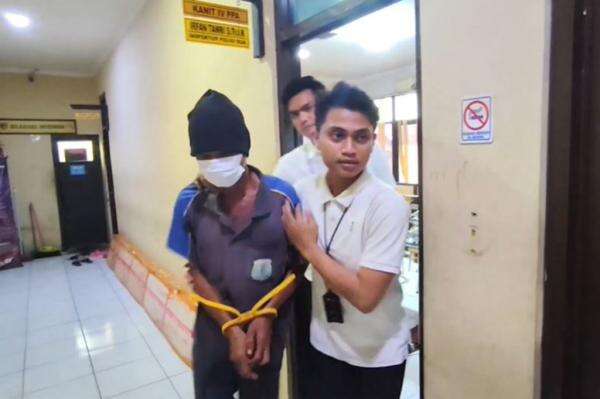 Siswi SD Teriak Minta Tolong Guru, Diduga Dicabuli Penjual Aci Gulung di Cirebon Siswi SD Teriak Minta Tolong Guru, Diduga Dicabuli Penjual Aci Gulung di Cirebon